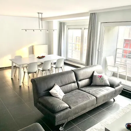 Emiel Centrum Met Garage Apartment *