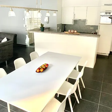 Emiel Centrum Met Garage 奥斯滕德