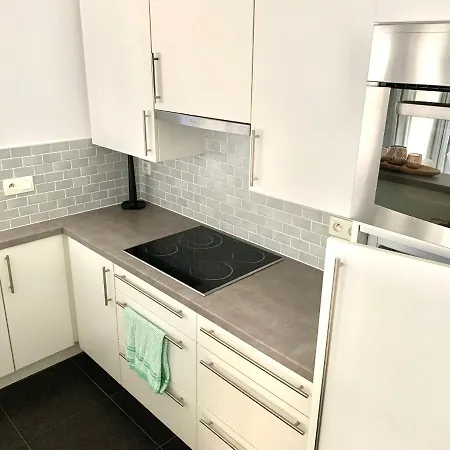 Emiel Centrum Met Garage Apartment *