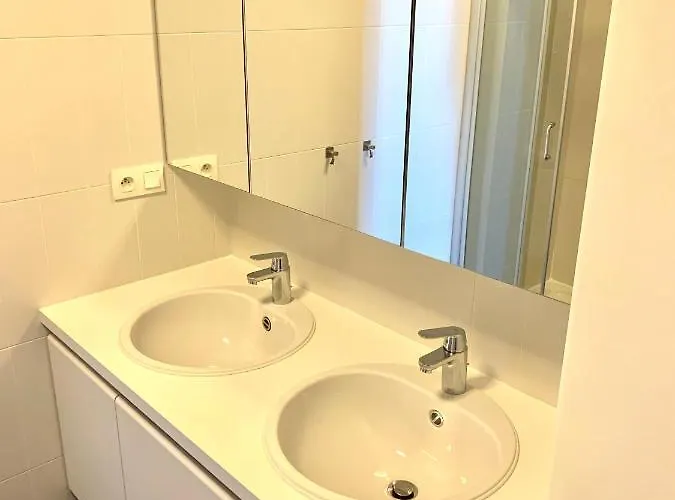 Emiel Centrum Met Garage Apartment *