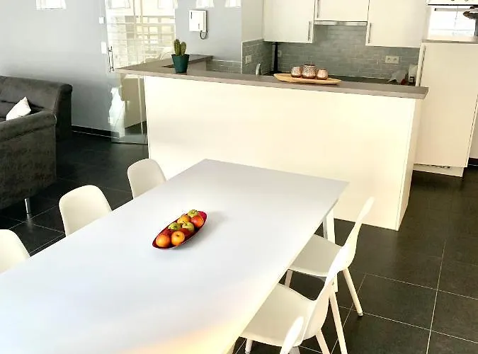 Emiel Centrum Met Garage Ostenda