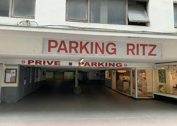 Emiel Centrum Met Garage Appartamento Ostenda